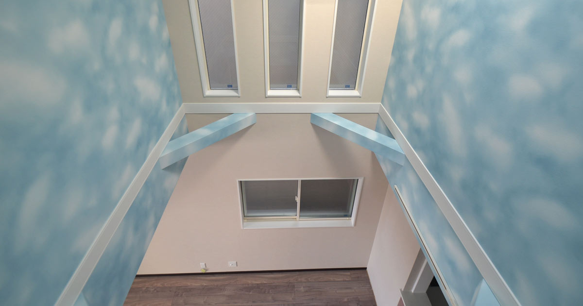 壁クロスの冒険： 雲柄の大空間 ｜ WORKS ｜ WAKOH HOMES