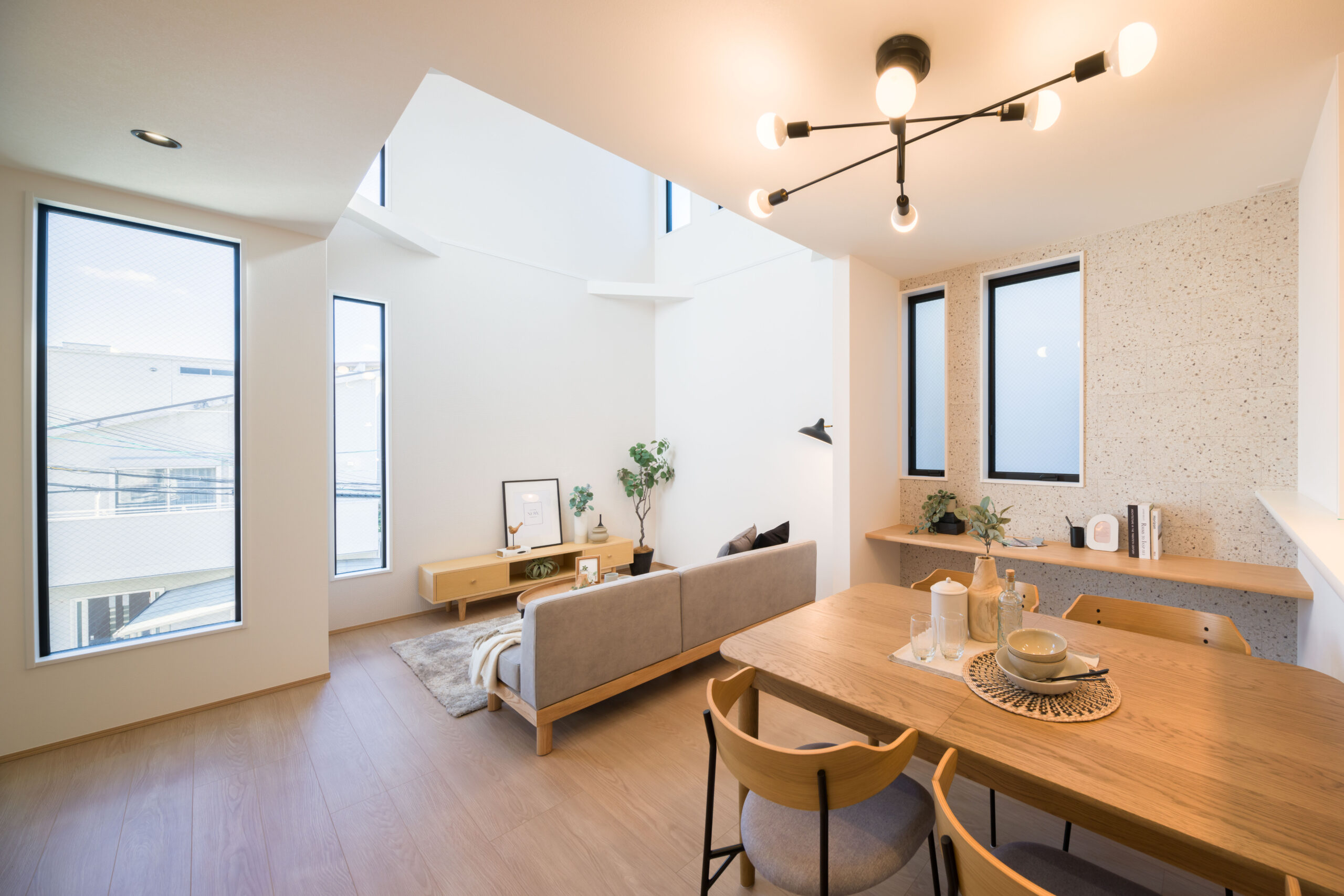 階段が魅せる、ドラマティックな日常 ≪阿倍野区相生通2丁目≫